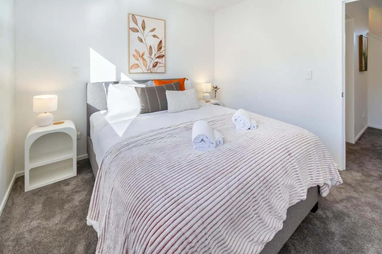 The Happy Hideaway 2 Bed 2 Bath Apartment Christchurch 0*,  New Zealand