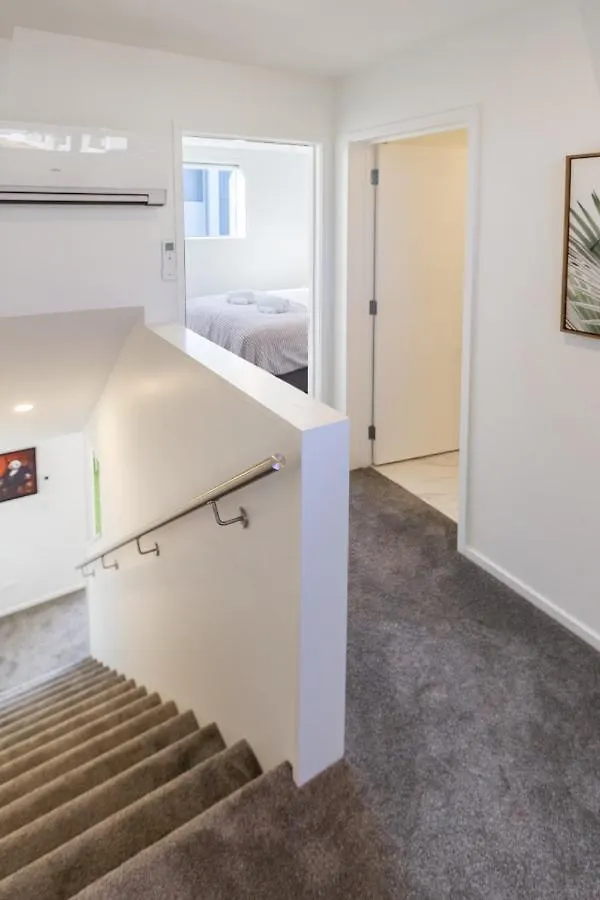 The Happy Hideaway 2 Bed 2 Bath Apartment Christchurch New Zealand