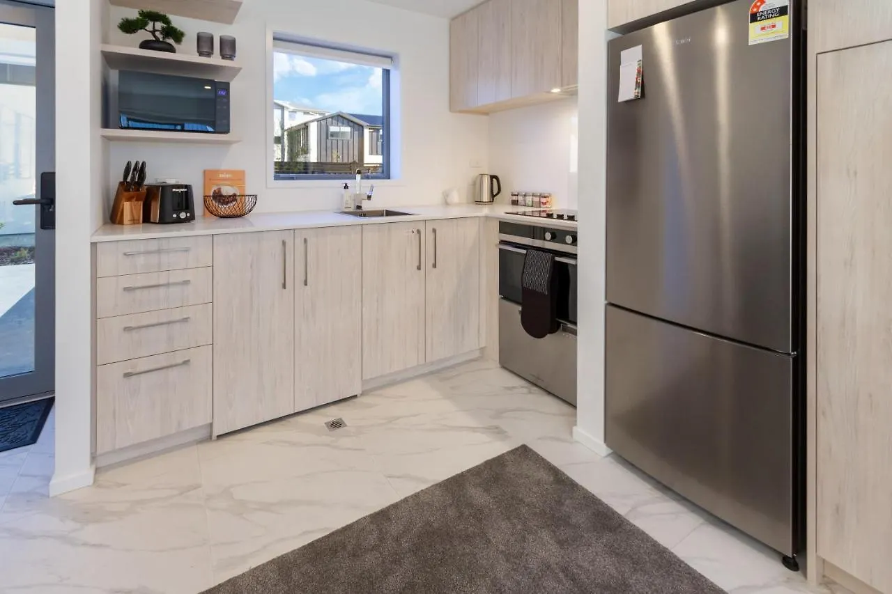 The Happy Hideaway 2 Bed 2 Bath Apartment Christchurch New Zealand